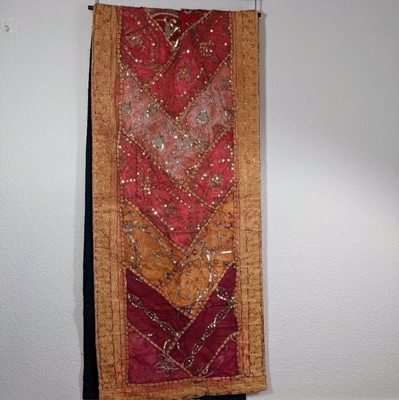 Neiman Marcus Vintage Gorgeous Gold and Red 70" Table Runner - Picture 2 of 7